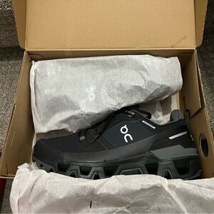 On Men’s Cloudwander Waterproof - Brand New